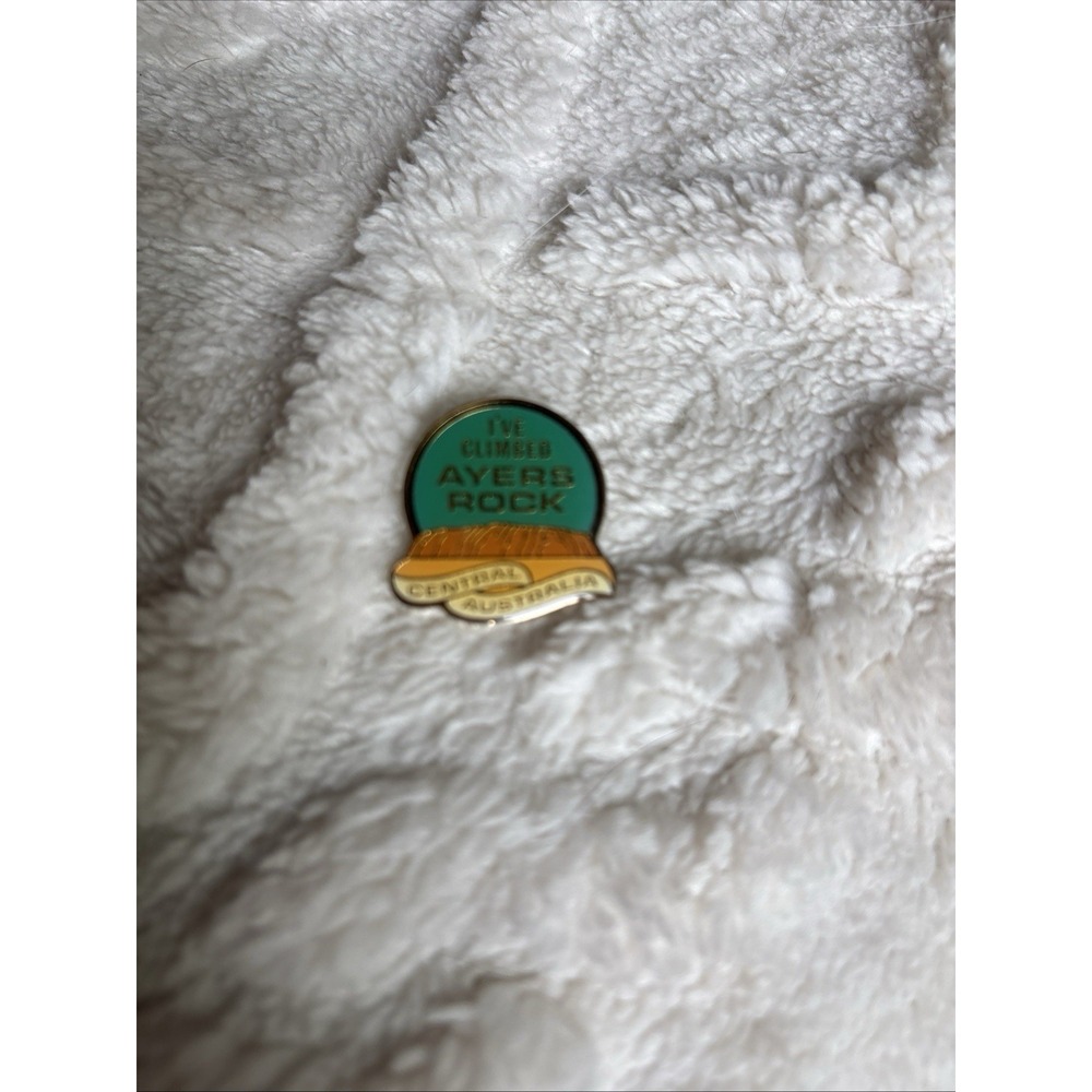 Vintage‎ I've Climbed Ayers Rock Central Australia Travel Souvenir Lapel Pin